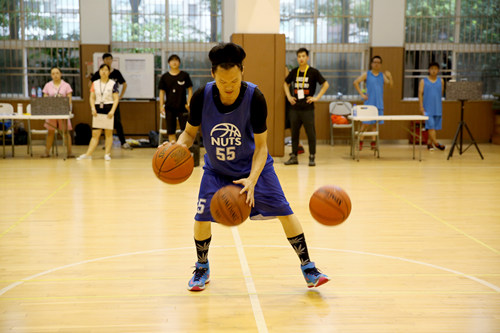 1469085483135601.jpg 开幕式表演——花式运球_副本.jpg